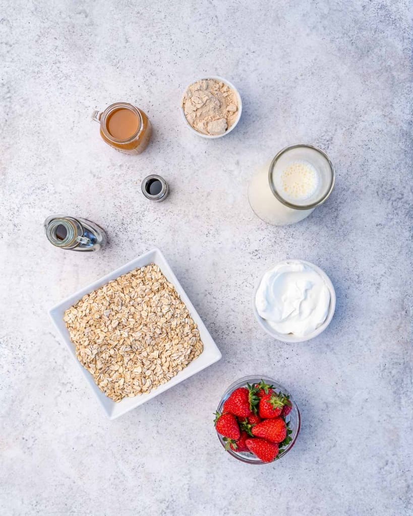 ingredients to make overnight oats 